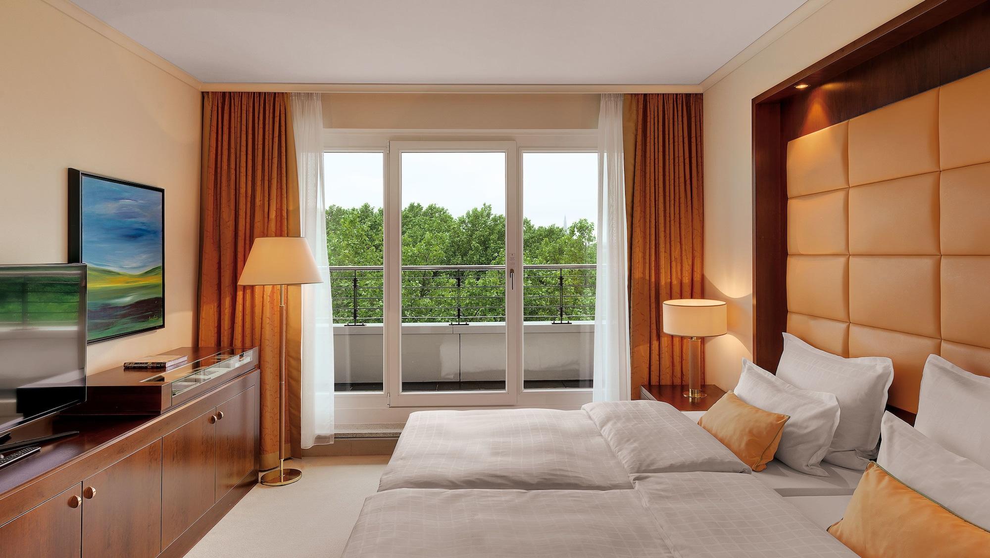 Grand Elysee Hamburk Exteriér fotografie A room at the hotel