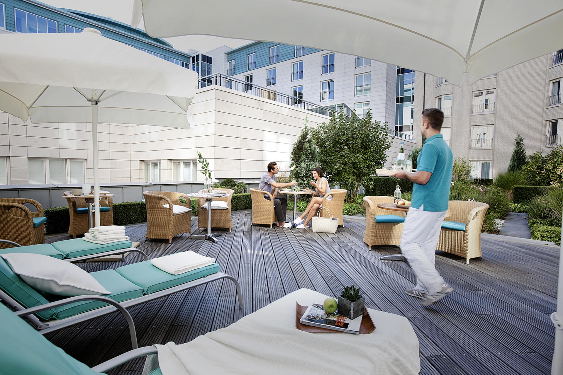 Grand Elysee Hamburk Exteriér fotografie The Sky Bar
