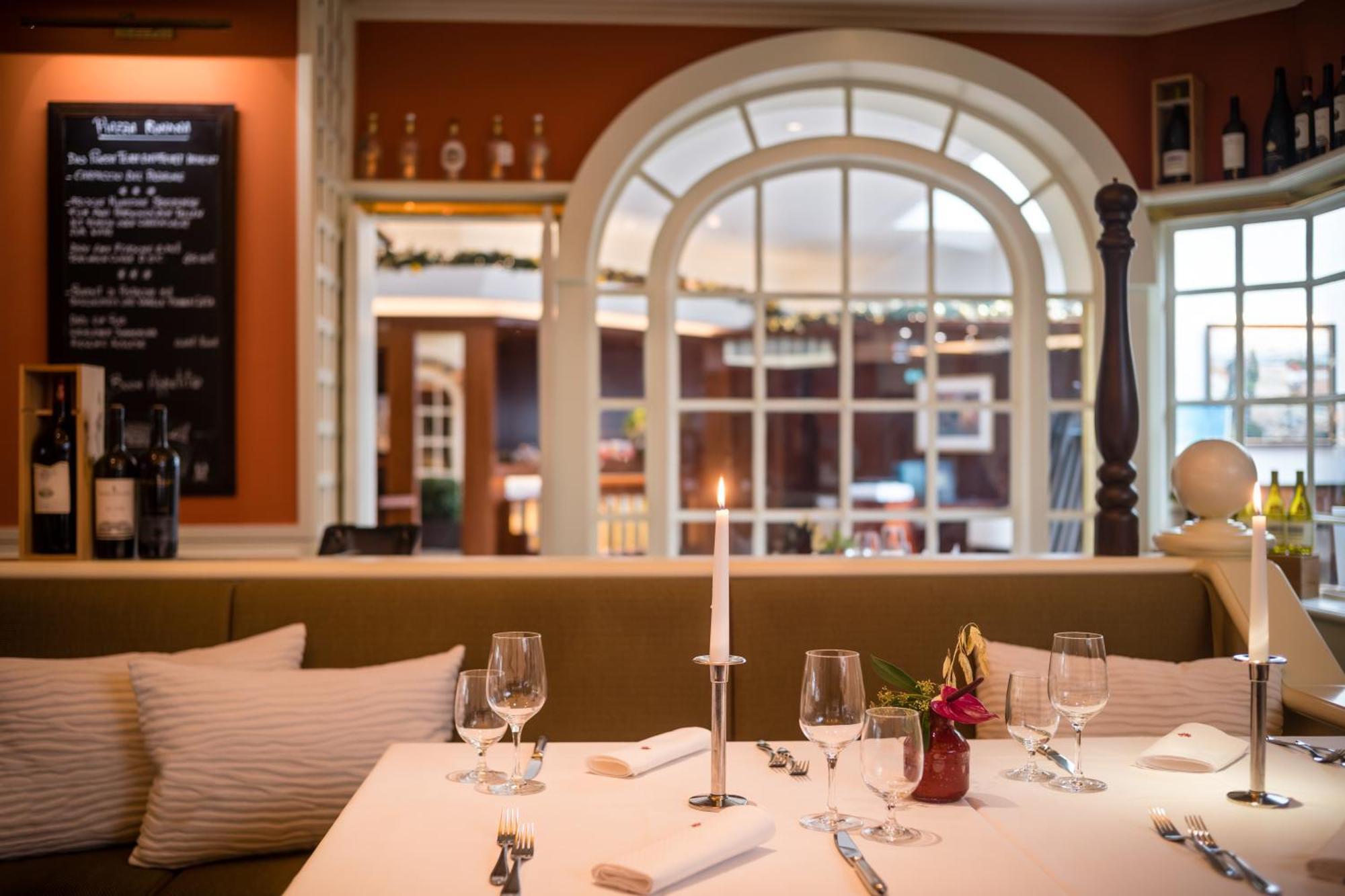 Grand Elysee Hamburk Exteriér fotografie Restaurant AOC