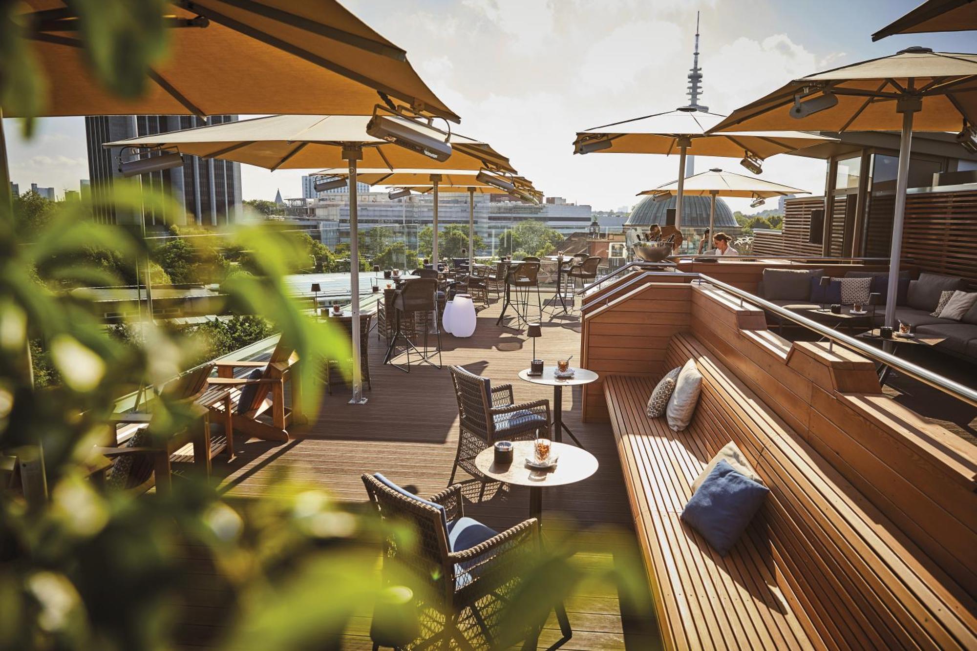 Grand Elysee Hamburk Exteriér fotografie The Sky Bar