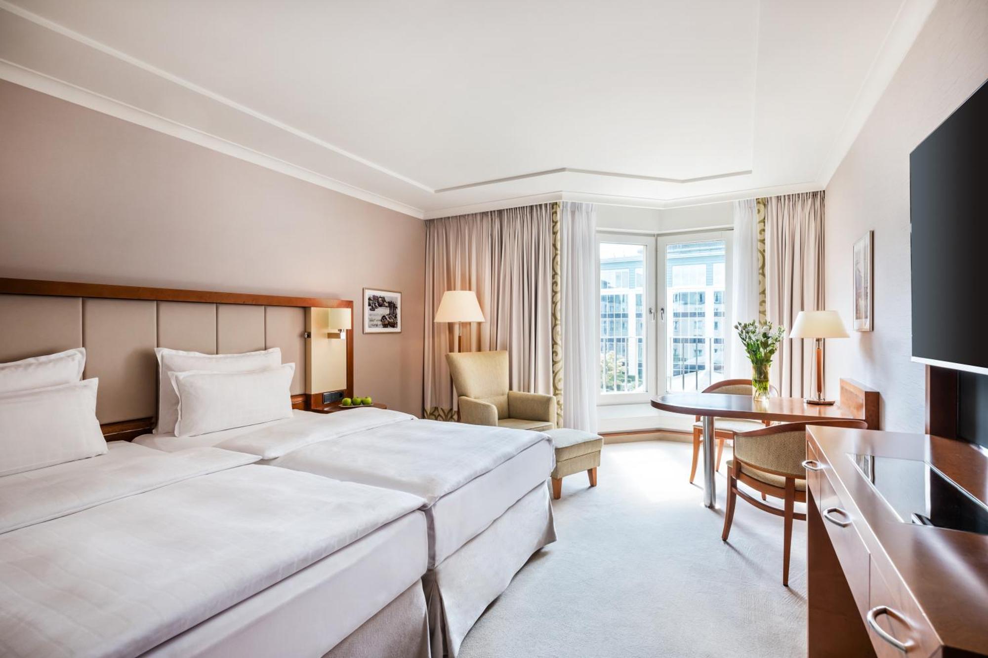 Grand Elysee Hamburk Exteriér fotografie A room at the hotel